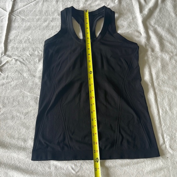 Athleta Momentum seamless tank - Picture 3 of 4